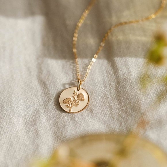 Buttercup Flower Engraved Chic Cute Charm Necklace - Picture 2 of 16